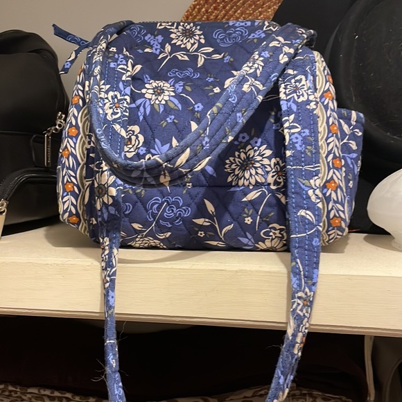 QK Blue Floral Quilted Bag - Picture 1 of 10